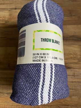 New festive voice Ice Blue and White Striped Throw cotton Blanket 50x60in